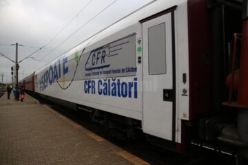 Vagonul CFR modernizat în cadrul campaniei #SEPOATE a ajuns la Suceava