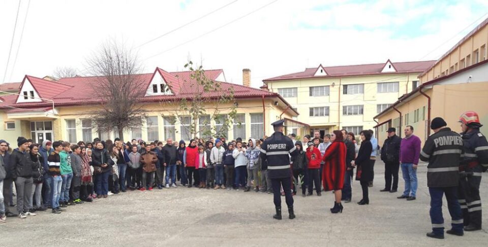 Educare preventivă și măsuri de prevenire a incendiilor, la Centrul Școlar Suceava Educare preventivă și măsuri de prevenire a incendiilor, la Centrul Școlar Suceava