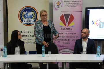 Liliana Agheorghicesei (centru) i-a îndemnat pe sucevenii plecați la muncă în străinătate să depune proiecte pentru a accesa fonduri europene