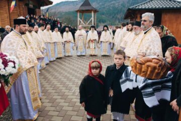 Sfințire de nou altar la Parohia Straja II