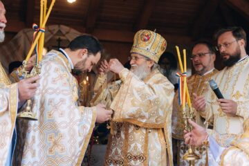 SFINȚIRE DE NOU ALTAR LA PAROHIA STRAJA II