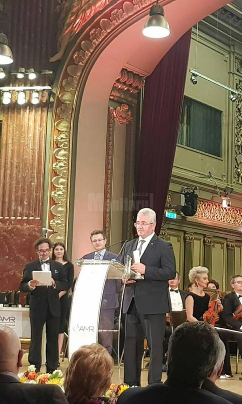 Primarul Sucevei, Ion Lungu, la decernarea premiului de "Excelență în educație"