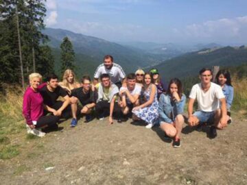 Tineri români, francezi și germani, în vizită prin Bucovina