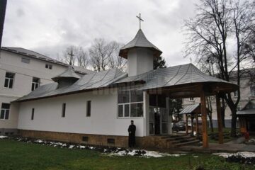 Biserica Spitalului Județean Suceava își sărbătorește astăzi hramul de Sf. Nectarie