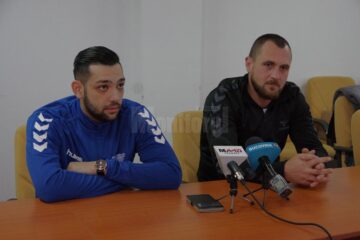 Portarul Eduard Duman, alături de antrenorul Adrian Chiruț
