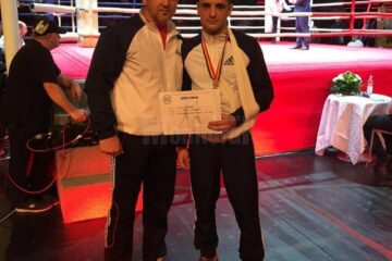 Antrenorul Andu Vornicu alături de proaspătul vicecampion național de seniori Dumitru Vicol