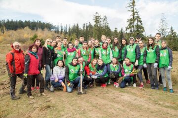 Startul proiectului „Pădurea de mâine”, dat prin plantarea a 21.000 de puieți de arbori