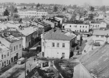 Centrul vechi cu strada Karl Marx, privit din turnul clopotniței Bisericii "Sf. Dumitru"