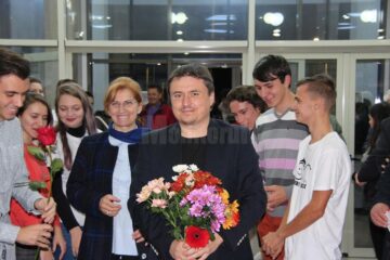Sucevenii l-au așteptat cu flori pe regizorul Mungiu