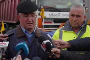 Primarul Ion Lungu și Anton Curelaru, administratorul firmei Diasil