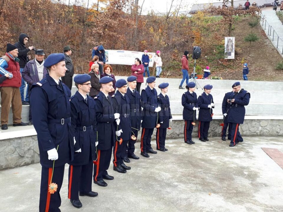 Cei 29 de militari români morți în misiuni internaționale, comemorați la monumentul eroului Ioan Grosaru