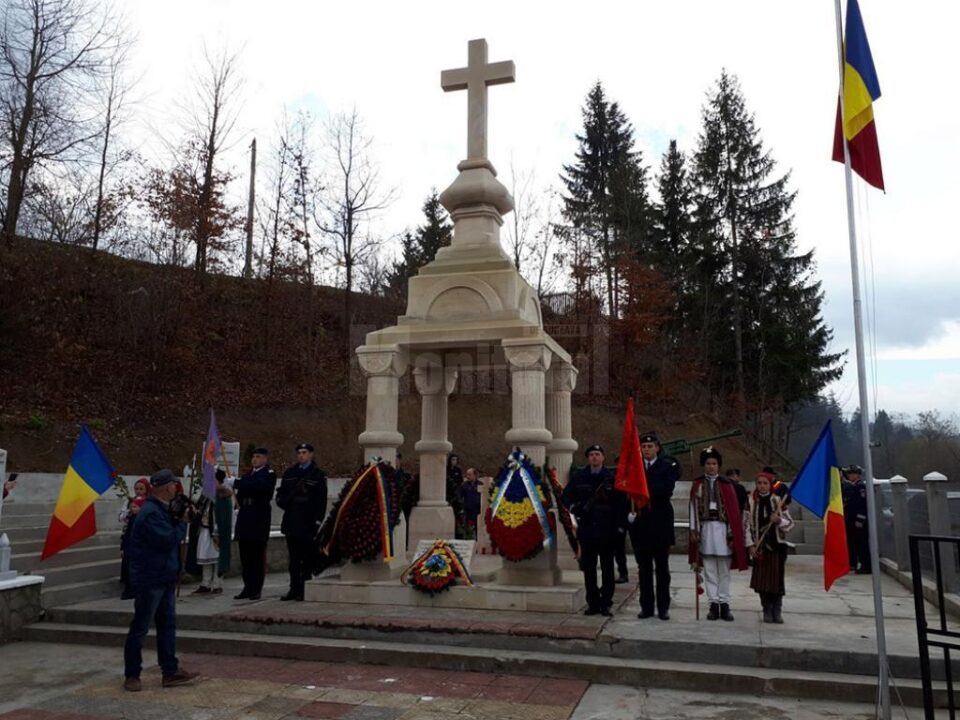 Cei 29 de militari români morți în misiuni internaționale, comemorați la monumentul eroului Ioan Grosaru