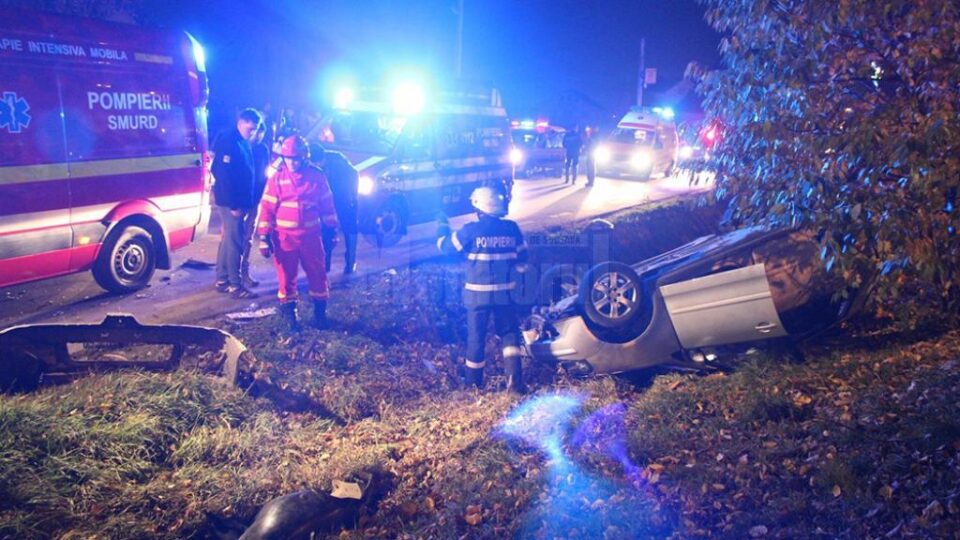 Accident cu trei mașini implicate, la ieșirea din Suceava spre Botoșani