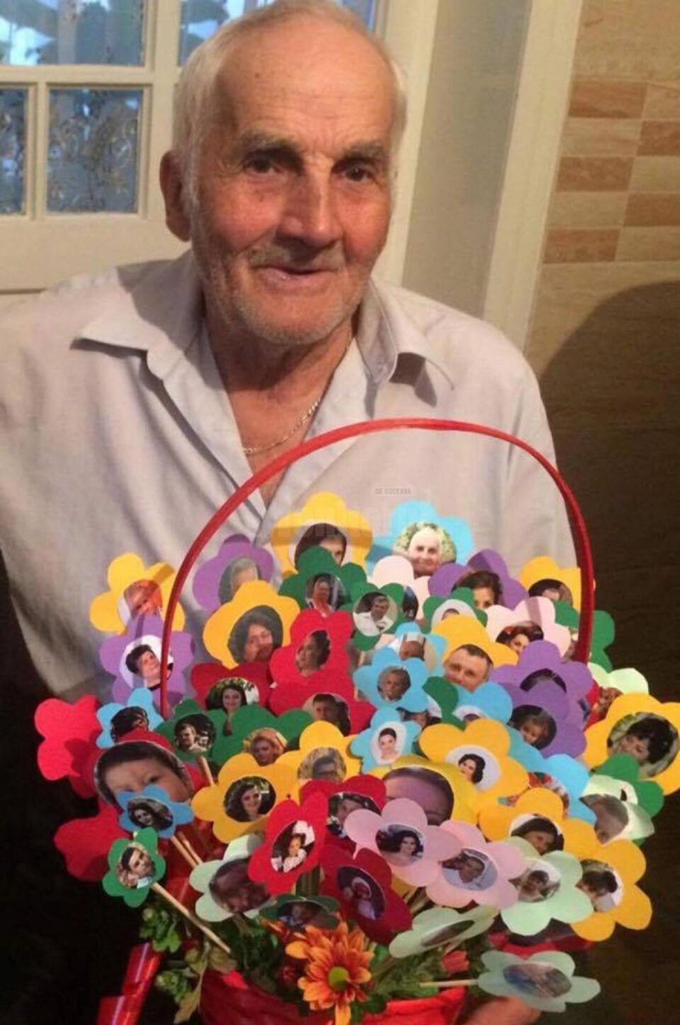 Cosuletul de flori cu cei 57 de membri ai familiei