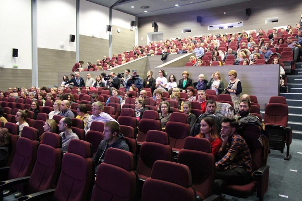 Vocea cinematografiei românești, Irina Margareta Nistor, prezentă la Festivalul „Les Films de Cannes à Suceava”