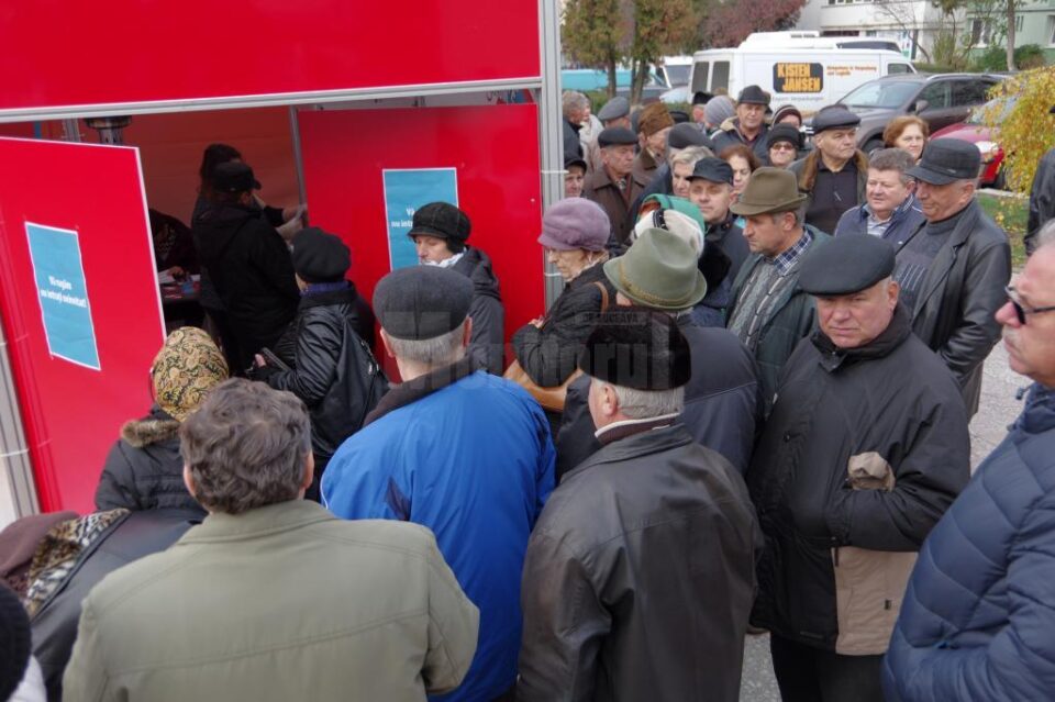 Sucevenii au stat la rând pentru a se testa gratuit pentru hepatita C