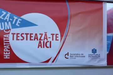 Teste rapide din salivă pentru depistarea hepatitei C, astăzi, în parcul de lângă Policlinica Areni