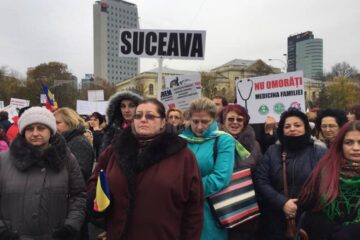 Medici de familie și pacienți din Suceava, ieri, la București, la mitingul de protest organizat în fața Guvernului
