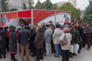 Sucevenii au stat la rând pentru a se testa gratuit pentru hepatita C