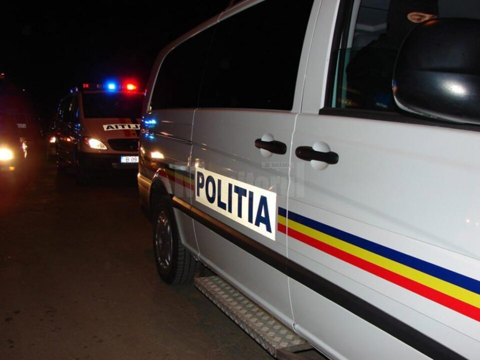 Prins de polițiști după ce a scăpat mașina de sub control chiar în fața lor Prins de polițiști după ce a scăpat mașina de sub control chiar în fața lor