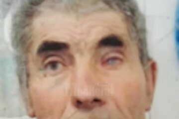 Poliția desfășoară activități de căutare a unui bătrân, Ioan Iacob, în vârstă de 80 de ani din municipiul Fălticeni, județul Suceava, care a plecat de la domicliu marți și nu a mai revenit.