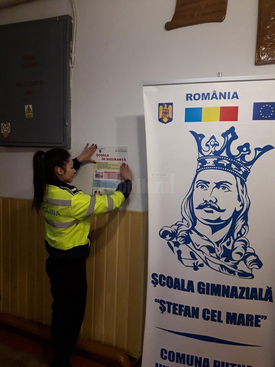 La Școala Gimnazială ,,Ștefan cel Mare” din Putna și la școala din satul Gura Putnei a fost implementat proiectul de prevenire a victimizării minorilor ,,De mici să prețuim siguranța”