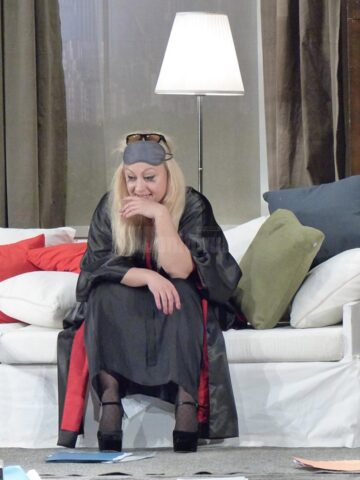 Andreea Grămoșteanu în rolul soției înșelate