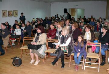 „Chipuri în timp - inocență și înțelepciune”