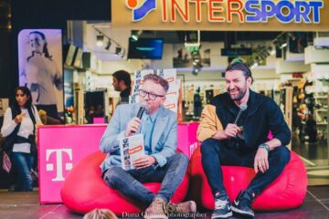 O absolventă a Colegiului „Petru Rareș” a lansat prima carte din România cu și despre cei mai cunoscuți YouTuberi din țară
