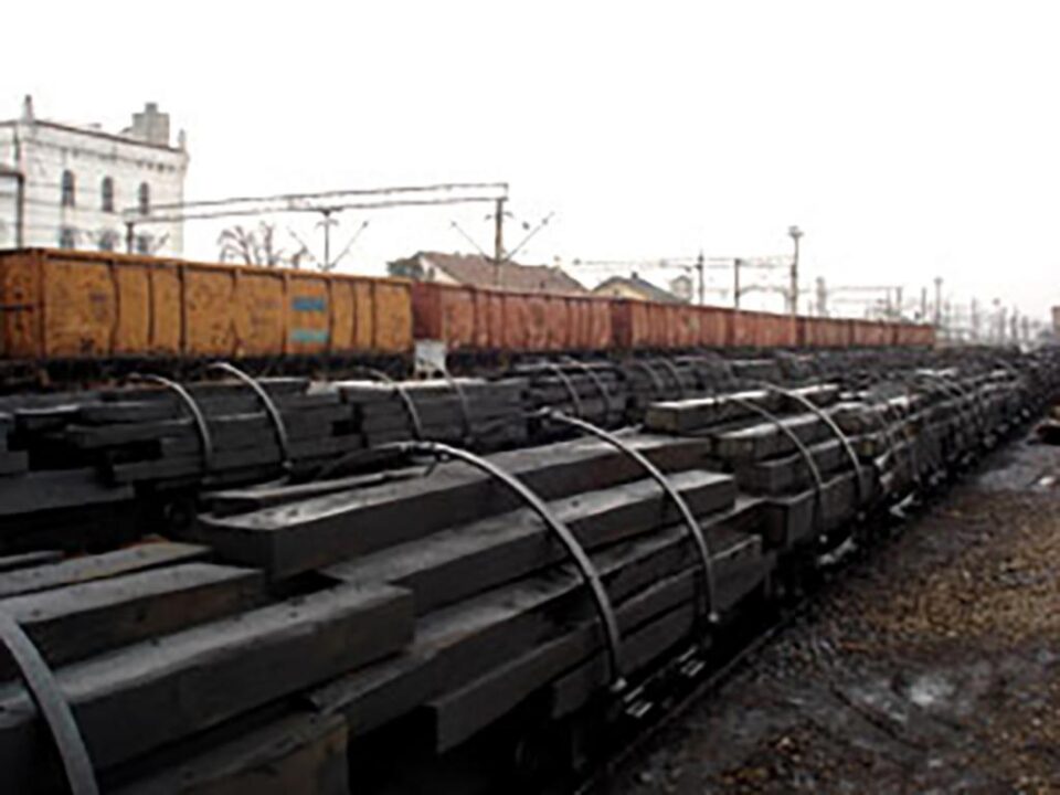 „Stîlpi și traverse impregnate, peste plan” „Stîlpi și traverse impregnate, peste plan”