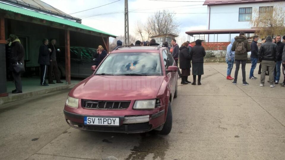 Una dintre mașinile implicate