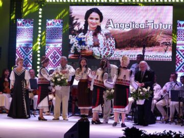 Spectacol folcloric grandios la lansarea albumului „Pe Obcini în Bucovina”, realizat de Angelica Flutur