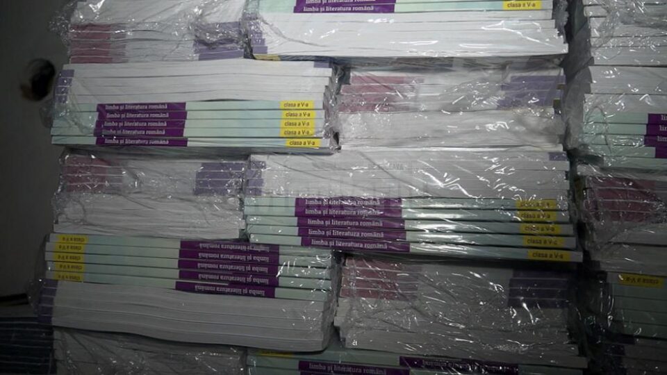 În cursul zilei de luni, editurile au livrat integral toate stocurile de carte comandate