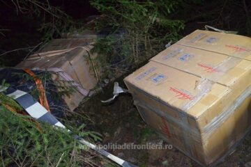 Coletele cu țigări de contrabandă, abandonate Izvoarele Sucevei