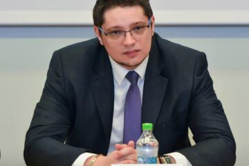 Universitar sucevean, coordonator al comitetului de selecție pentru „Prix jeune entrepreneur(e) francophone 2017”. Foto: Ovidiu Ghiuță