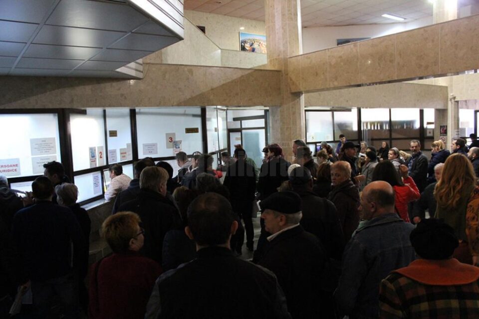 Evaluarea eficienței funcționarilor în raport cu problemele cetățenilor va fi mult mai severă Evaluarea eficienței funcționarilor în raport cu problemele cetățenilor va fi mult mai severă