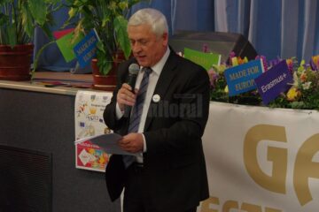 Inspectorul școlar general, Gheorghe Lazăr