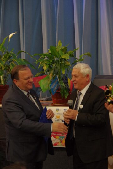 Elevi și cadre didactice, premiate la Gala Proiectelor Europene
