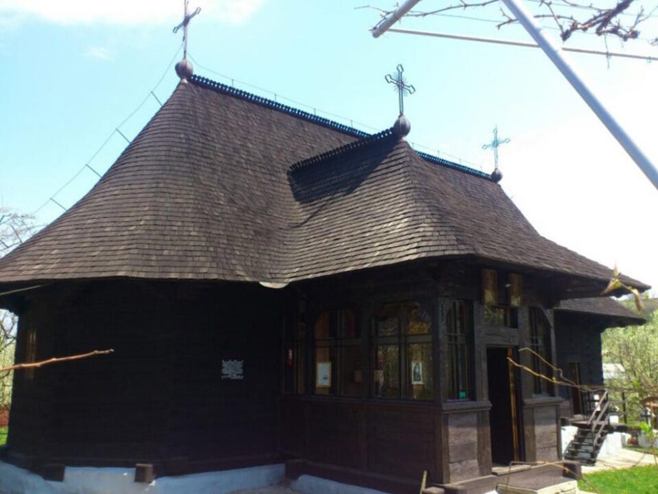 Biserica “Sfinții Mari Mucenici Mercurie și Ecaterina” din Rădășeni