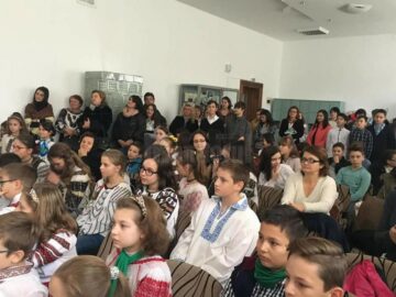 „La taifas cu Badea Ioan Bucovineanul”, acțiune organizată de elevii Școlii ,,Bogdan Vodă” Câmpulung Moldovenesc