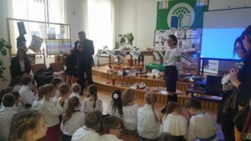 „La taifas cu Badea Ioan Bucovineanul”, acțiune organizată de elevii Școlii ,,Bogdan Vodă” Câmpulung Moldovenesc