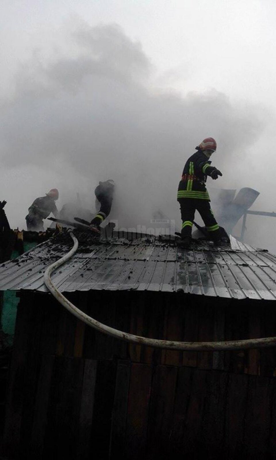Incendiul de la Clit a distrus mai multe anexe ale gospodăriei