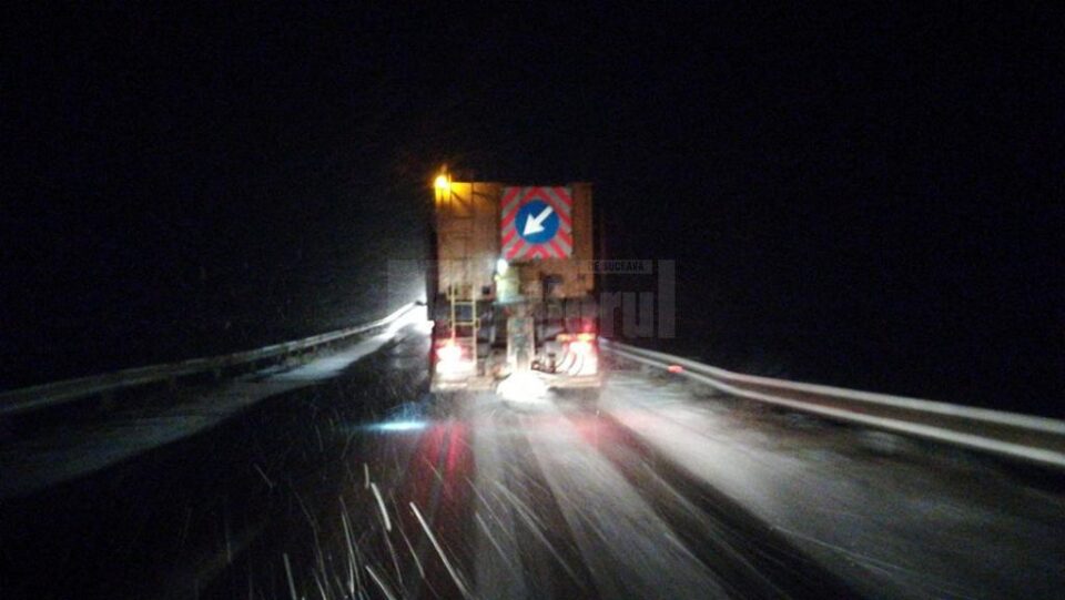 Utilaje de deszăpezire pe șoselele din județ