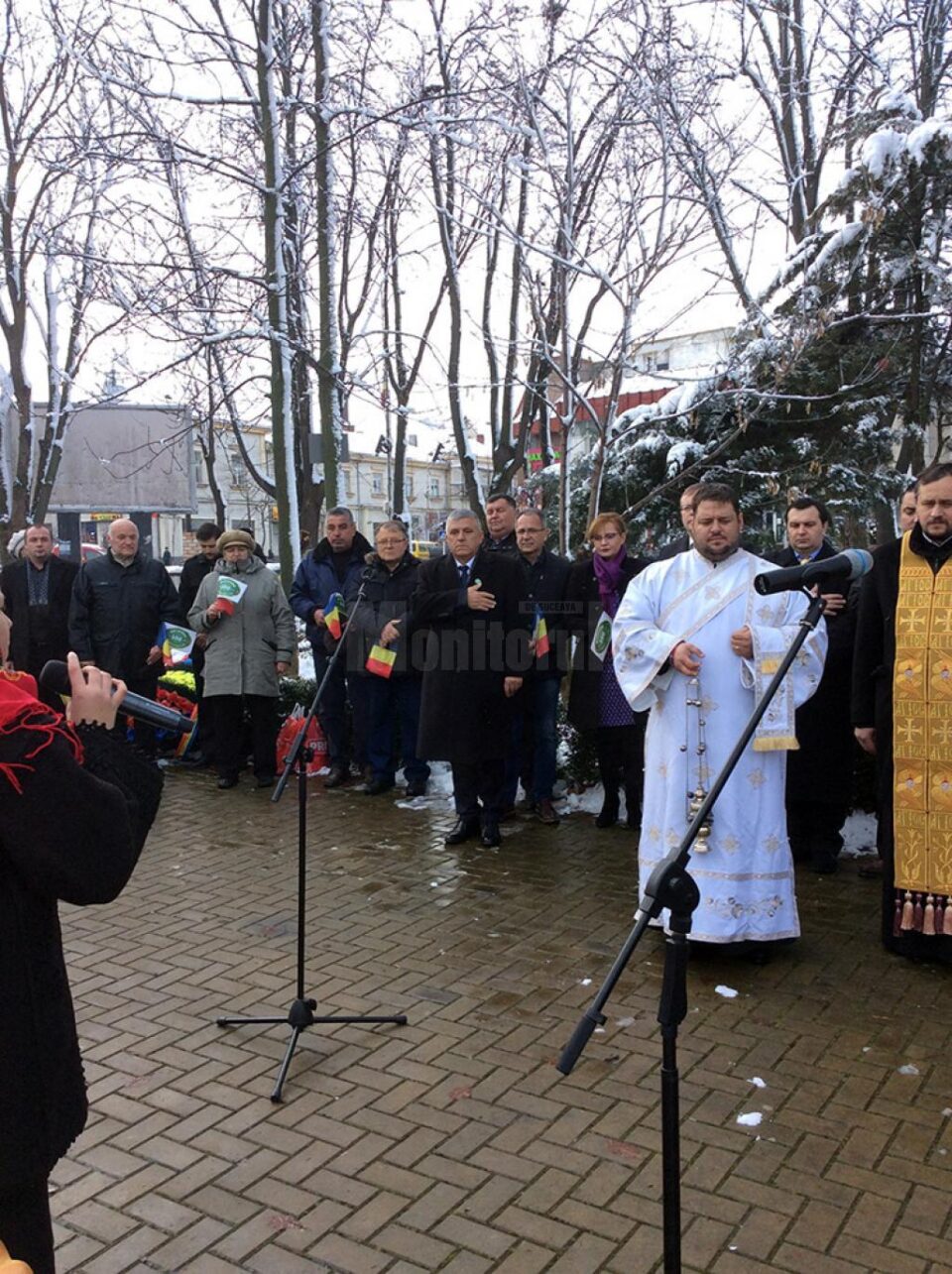 Deputatul PNL Dumitru Mihalescul a depus coroane de flori la bustul artizanului Unirii Bucovinei cu România