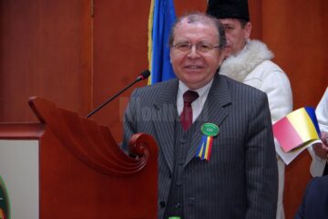 Istoricul Mihai Ștefan Ceaușu a primit titlul de Cetățean de Onoare al județului Suceava