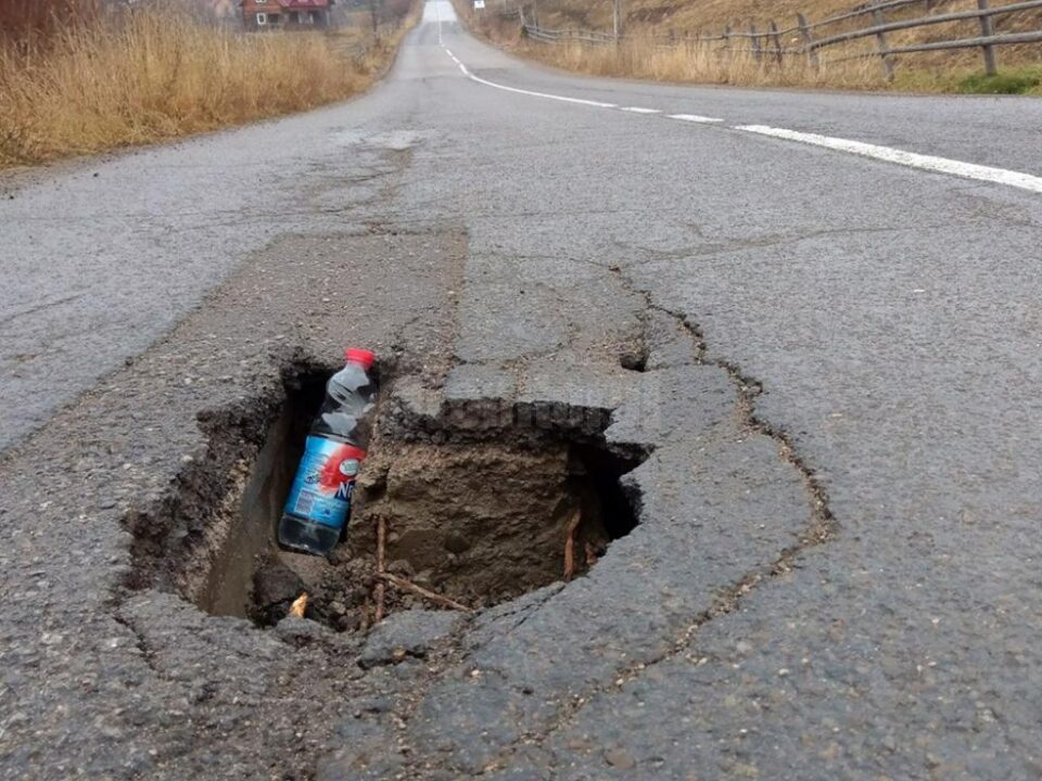 Gaura capcană de pe drumul județean Gaura capcană de pe drumul județean
