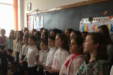 Ziua Națională a României, sărbătorită de elevii Școlii Gimnaziale ”Cristofor Simionescu” Plopeni