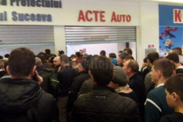 Cozile au fost mari la ghișee, în ultima zi dinaintea intrării în vigoare a noilor reguli de rezervare