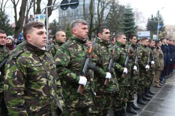 Mii de persoane au sărbătorit Ziua Națională a României în centrul Sucevei