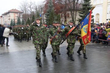 Mii de persoane au sărbătorit Ziua Națională a României în centrul Sucevei